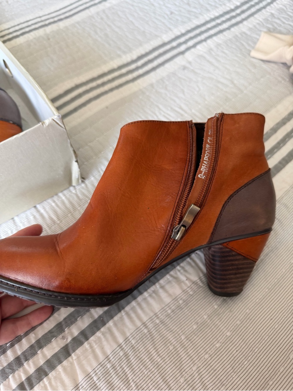 Spring Step L'Artiste Tan Leather Embellished Ankle Booties size 39. 8 - Picture 3 of 4